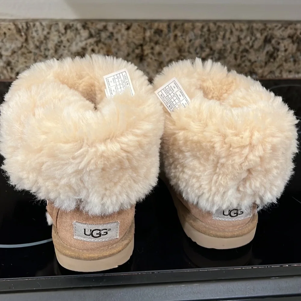 UGG Kids Pala Classics Brown sz:4 - Picture 7 of 9